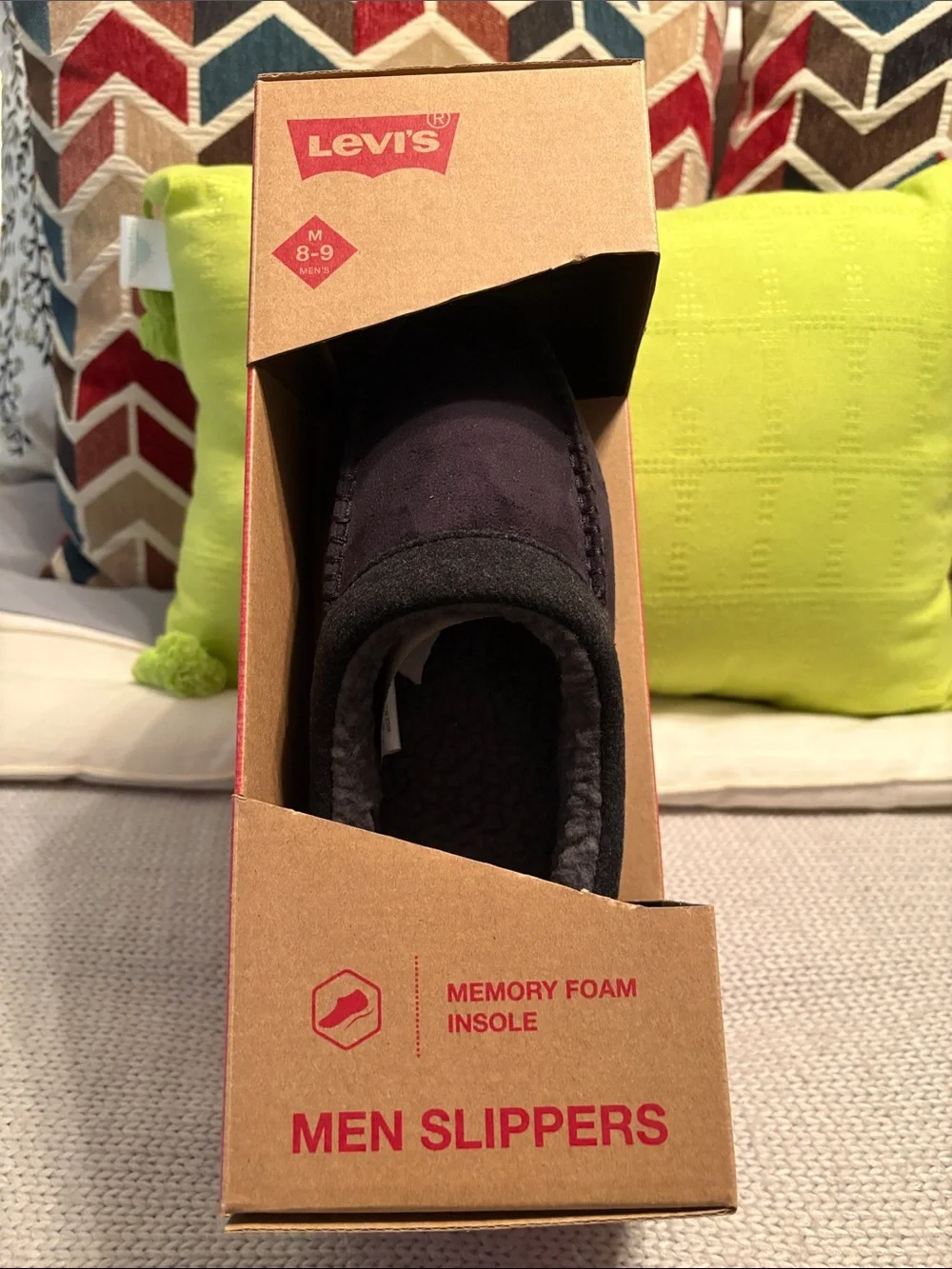 NIB Levi’s Memory Foam Unisex Slippers Medium Size 8-9
